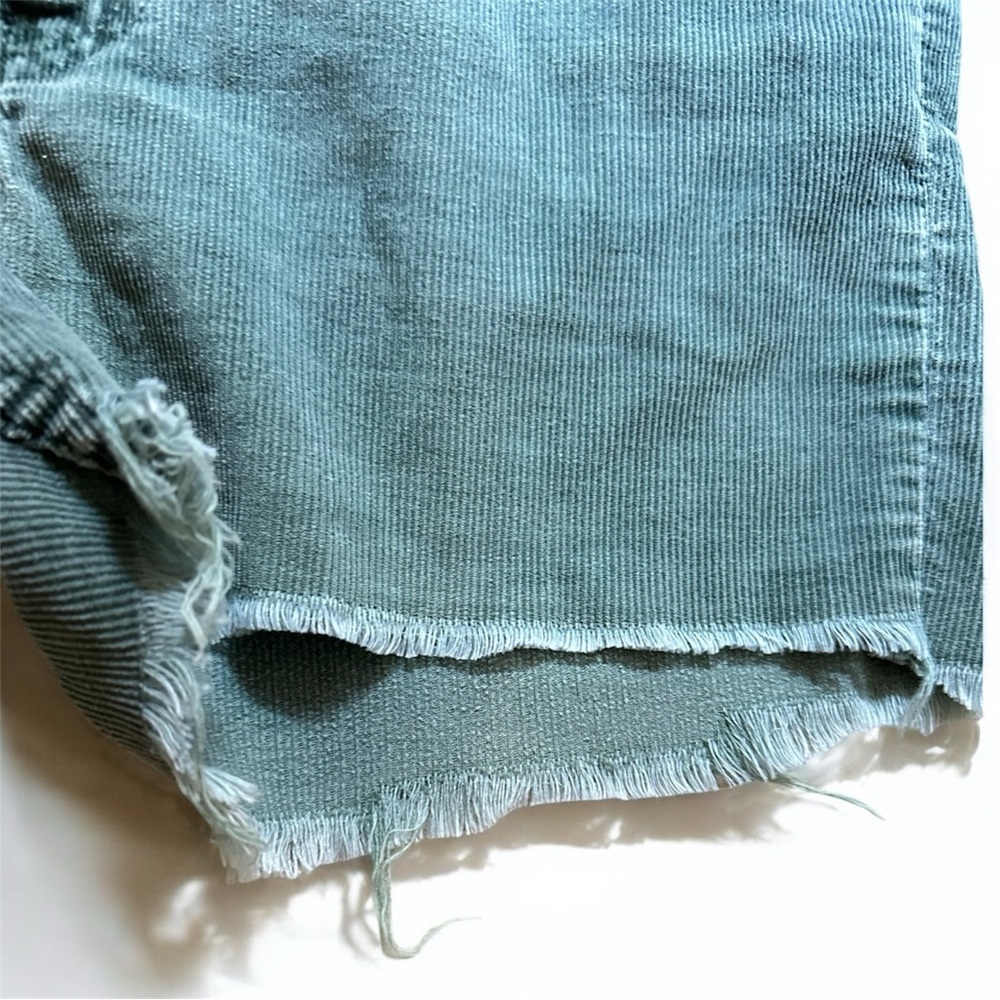 VTG Levi’s Women's 29x4 Sage Green Corduroy Cut Off Jean Shorts Y2K White Tab - Picture 4 of 12